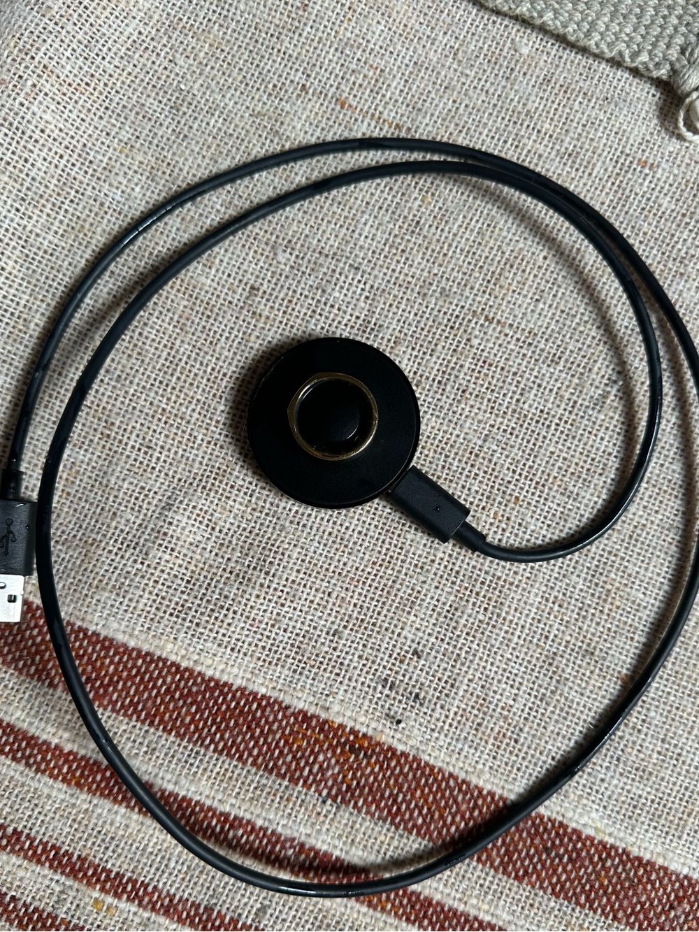 Gold Oura Ring Gen 3 - Picture 5 of 5